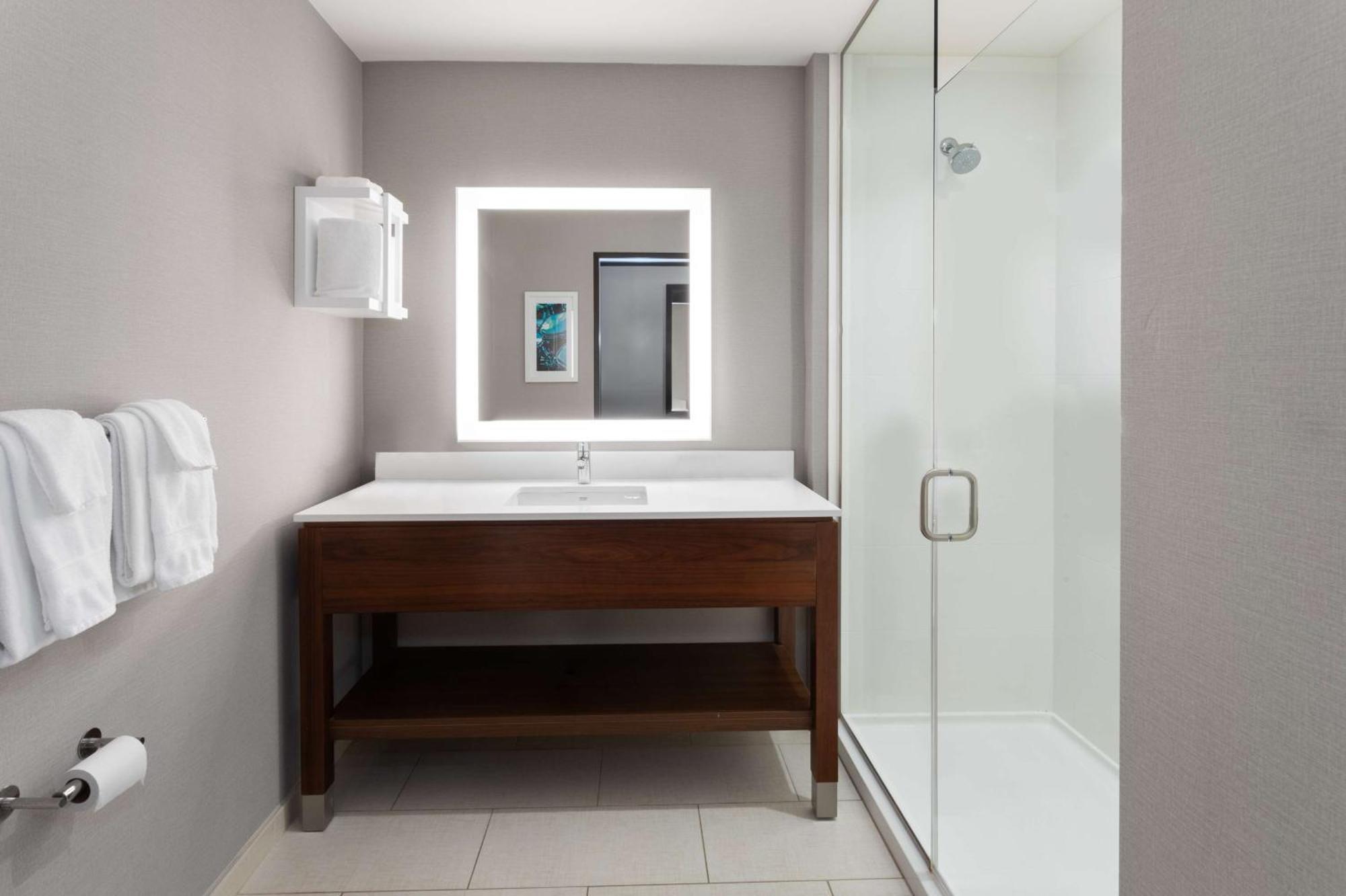 Hampton Inn By Hilton Nashville Airport Century Place Buitenkant foto