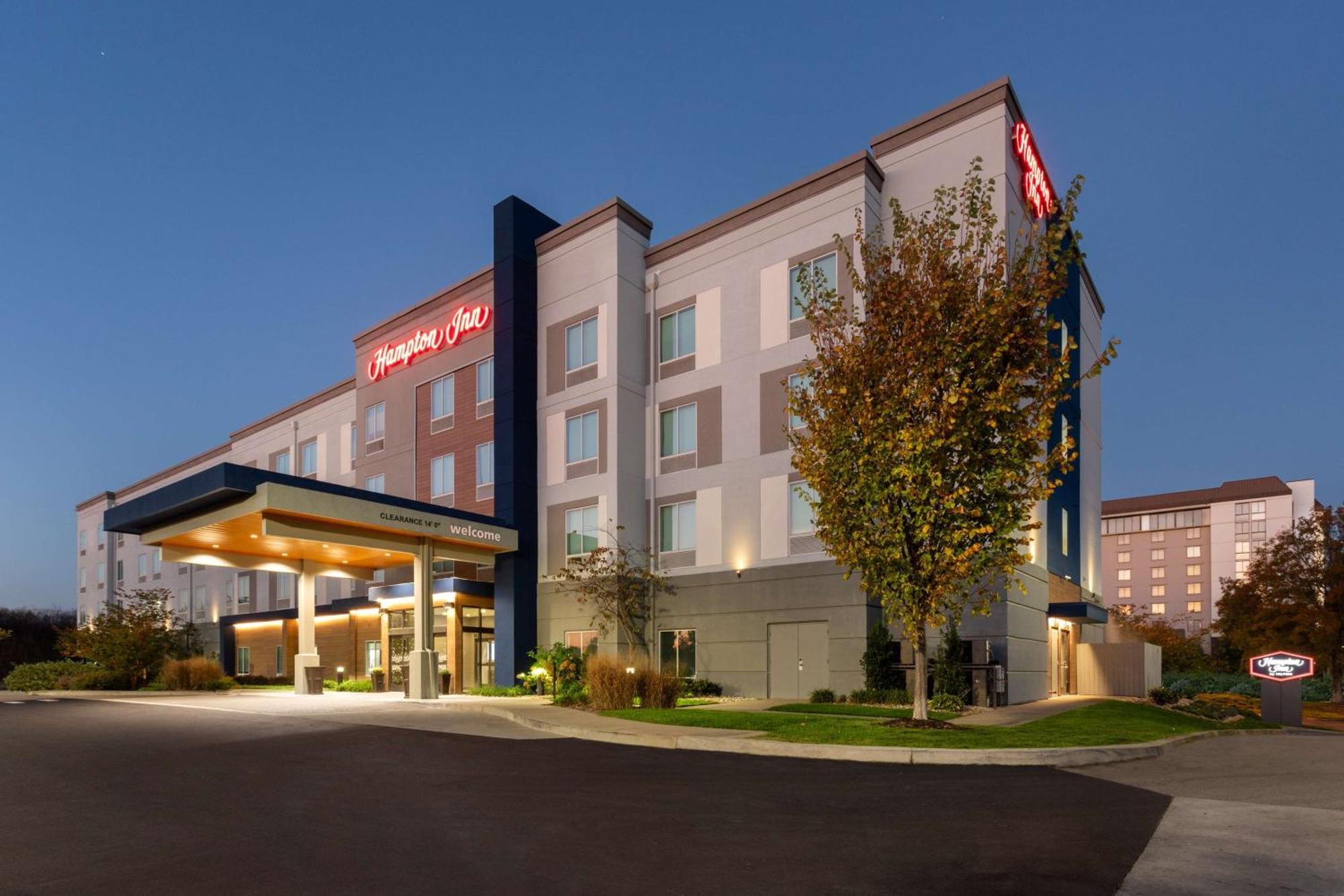 Hampton Inn By Hilton Nashville Airport Century Place Buitenkant foto