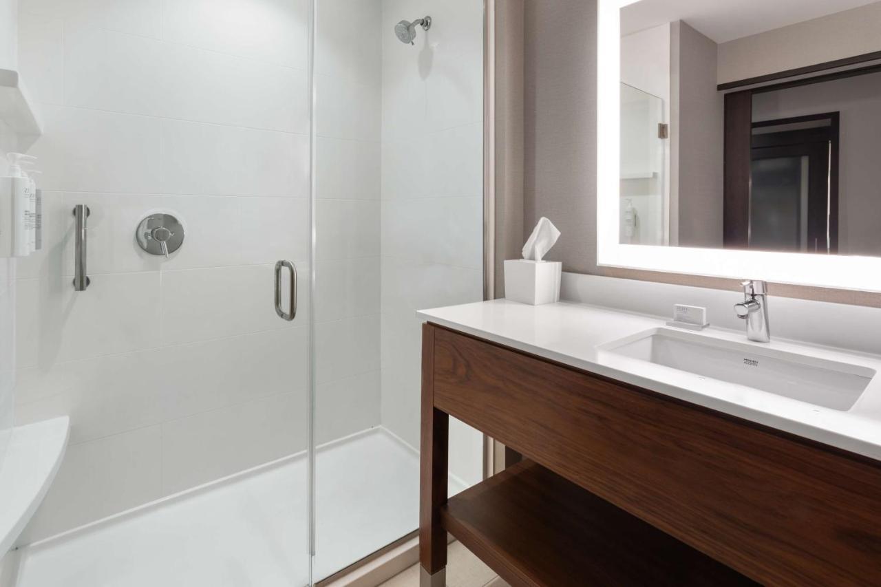 Hampton Inn By Hilton Nashville Airport Century Place Buitenkant foto