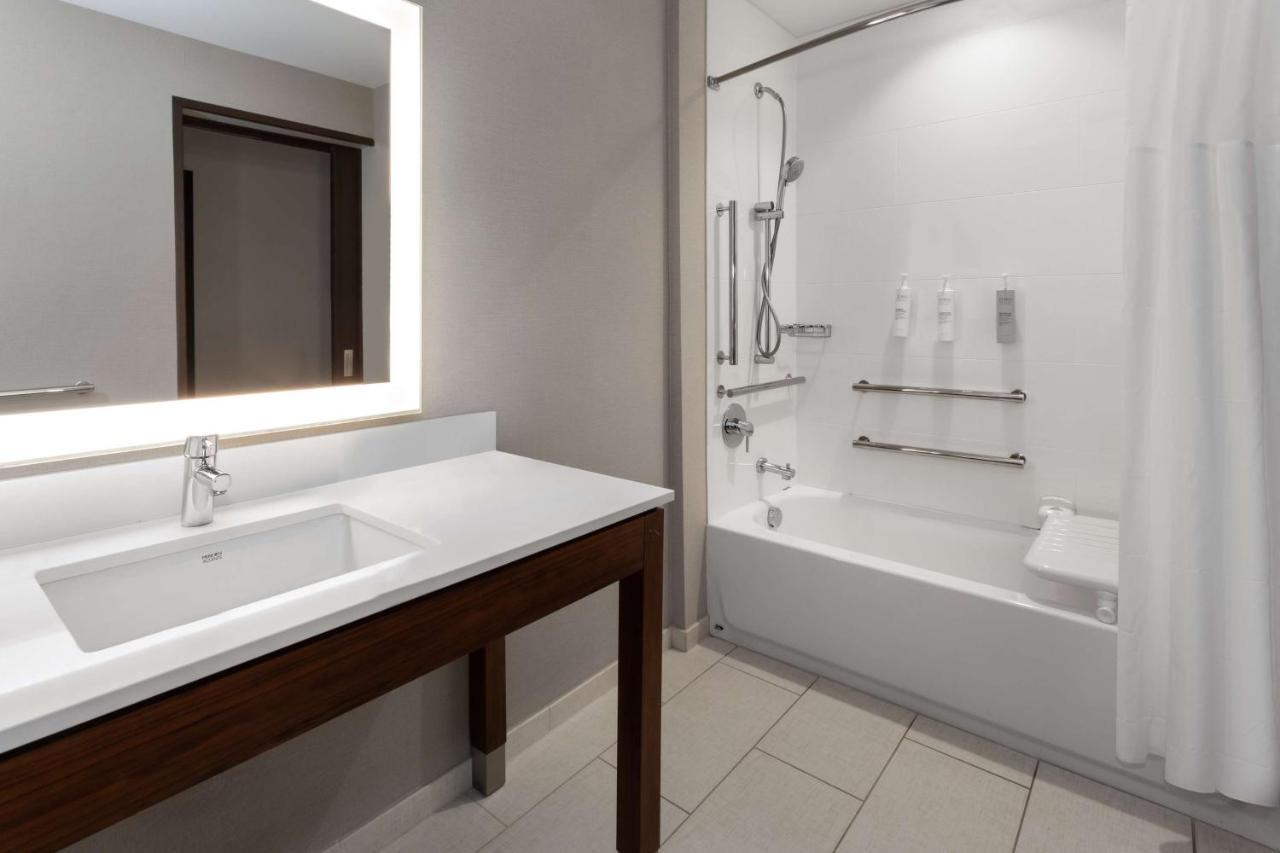 Hampton Inn By Hilton Nashville Airport Century Place Buitenkant foto
