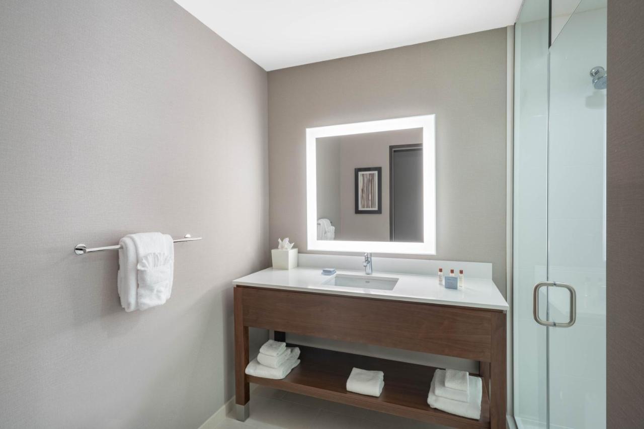 Hampton Inn By Hilton Nashville Airport Century Place Buitenkant foto
